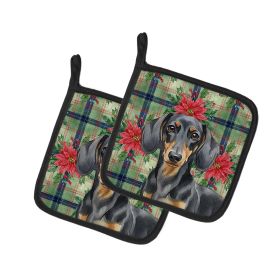 Black and Tan Dachshund Christmas PoinsettIas Pair of Pot Holders Pair 7.5x7.5 Quilted Insulated Hot Pads Decorative Kitchen Gift Made in USA